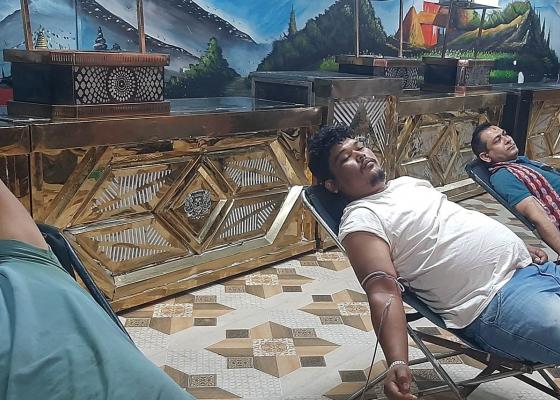 इटहरीमा द योङ ब्रदर्शको आयोजनामा रक्तदान, एक सय २१ पोका रगत संकलन  