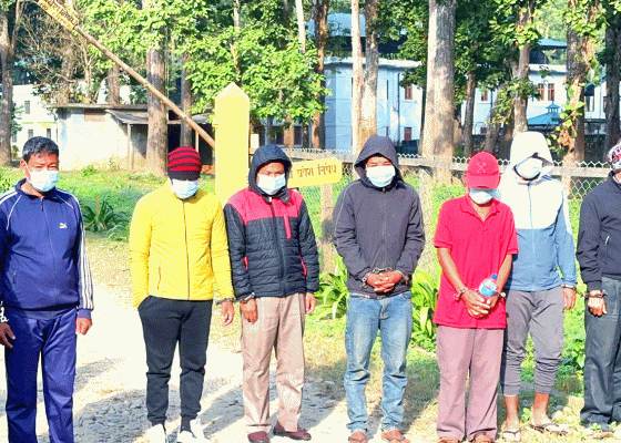 धरापमा पारेर दुई गैँडा मार्ने आठ तस्कर पक्राउ