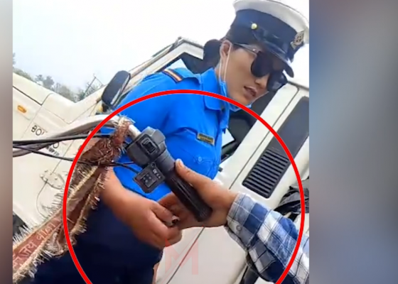 महिला ट्राफिक प्रहरीले पैसा लिएको भिडियोको ‘छानबिन’ हुने