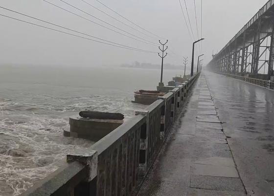 सप्तकोसी नदीमा पानीको बहाव एक लाख ७९ हजार क्युसेक