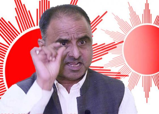 उम्मेदवारी दर्ताका लागि नागरिकता ठिक पारेर बसेका रेवतीरमण भण्डारी अन्तिममा भए पेन्डुलम,सुजन लामाले गराए उम्मेदवारी दर्ता