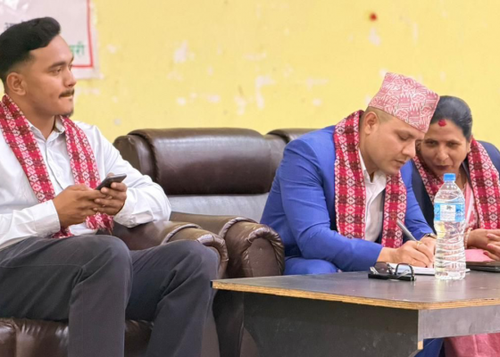 दुहबीमा जनप्रतिनिधिसँग संवाद: शिक्षा, प्रदूषण र सेवा प्रवाहबारे कडा प्रश्न