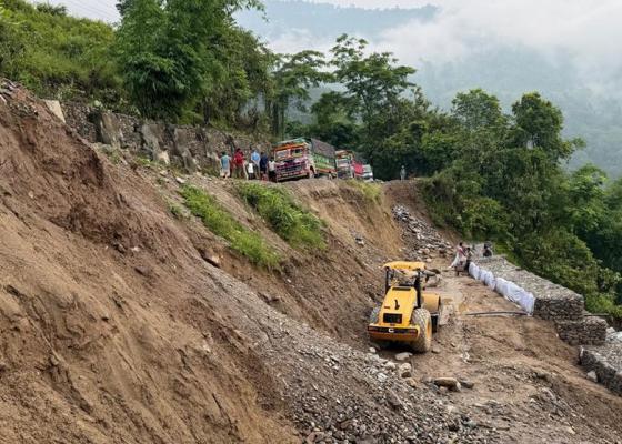 इलाम सदरमुकाम ‘टापु’ बन्ने जोखिम