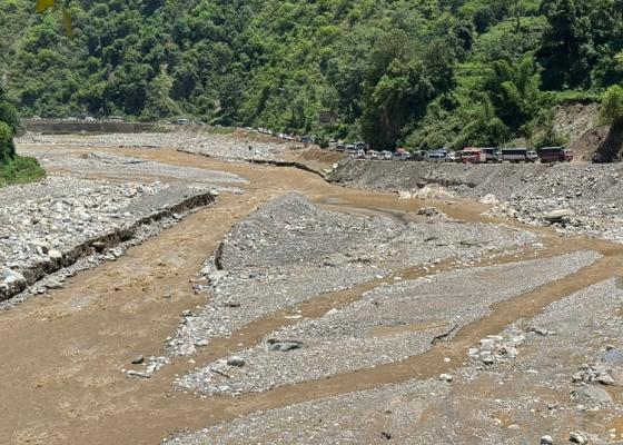 दश राजमार्ग पूर्णरुपमा अवरुद्ध दश राजमार्ग पूर्णरुपमा अवरुद्ध