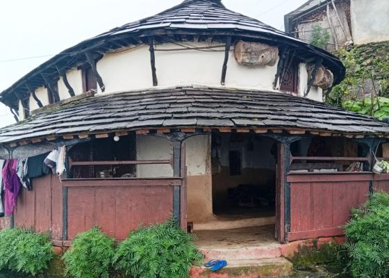 आधुनिकताका बिचमा नेपाली मौलिक ‘घुमाउने घर’ हराउँदै