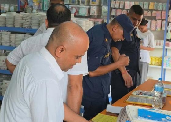 विराटनगरका नेपाली फर्ममा चिनियाँ नागरिकको ‘व्यापार’ विराटनगरका नेपाली फर्ममा चिनियाँ नागरिकको ‘व्यापार’