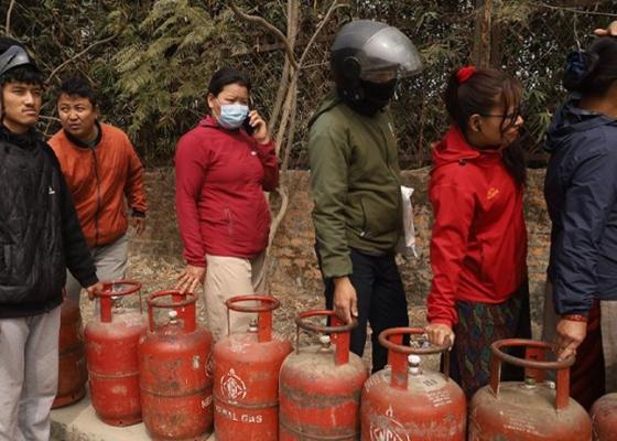 ग्यासमा कालोबजारी ग्यासमा कालोबजारी