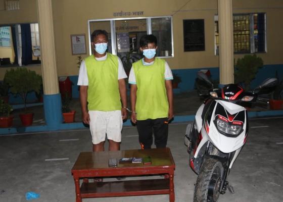 स्कुटीमा लागुऔषध बोकेर हिँडिरहेका दुई जना बराहक्षेत्रबाट पक्राउ