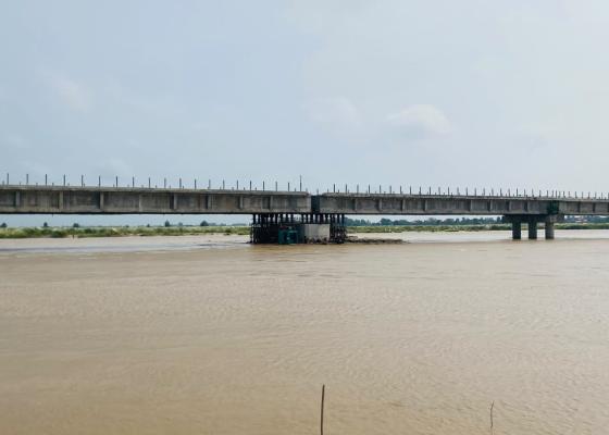 १५ वर्षदेखि रुग्ण कमला पुलको निर्माण अन्तिम चरणमा १५ वर्षदेखि रुग्ण कमला पुलको निर्माण अन्तिम चरणमा