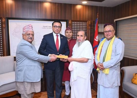 बाढी–पहिरो पीडितका लागि चतराधामबाट प्रधानमन्त्री राहत कोषमा ८ लाख २१ हजार सहयोग बाढी–पहिरो पीडितका लागि चतराधामबाट प्रधानमन्त्री राहत कोषमा ८ लाख २१ हजार सहयोग