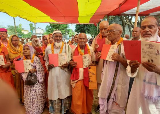 लालपुर्जा वितरण तिव्र, नापजाँच सकिएको १४ वर्षपछि महोत्तरीका २५० स्ववासी परिवारले पाए लालपुर्जा लालपुर्जा वितरण तिव्र, नापजाँच सकिएको १४ वर्षपछि महोत्तरीका २५० स्ववासी परिवारले पाए लालपुर्जा