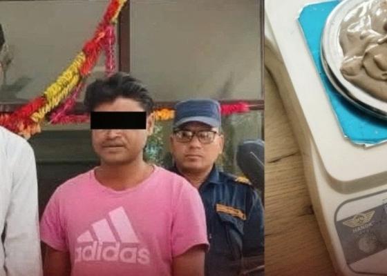 झापामा प्रहरीको दुई राउन्ड हवाई फायर, १५० ग्रामभन्दा बढी ब्राउन सुगरसहित दुई जना पक्राउ झापामा प्रहरीको दुई राउन्ड हवाई फायर, १५० ग्रामभन्दा बढी ब्राउन सुगरसहित दुई जना पक्राउ